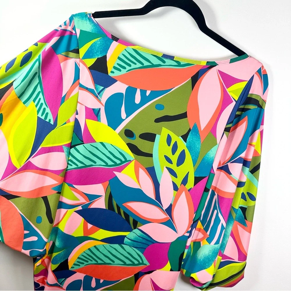 Trina Turk Rain Forest Swim Cover-Up Tunic in Green
Multi, Small - Picture 6 of 13